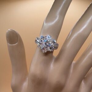 💎 Women's Fashion Beautiful Style Diamond Ring 💍 size 6.5